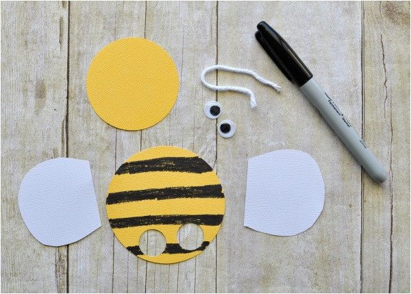 bee finger puppets craft