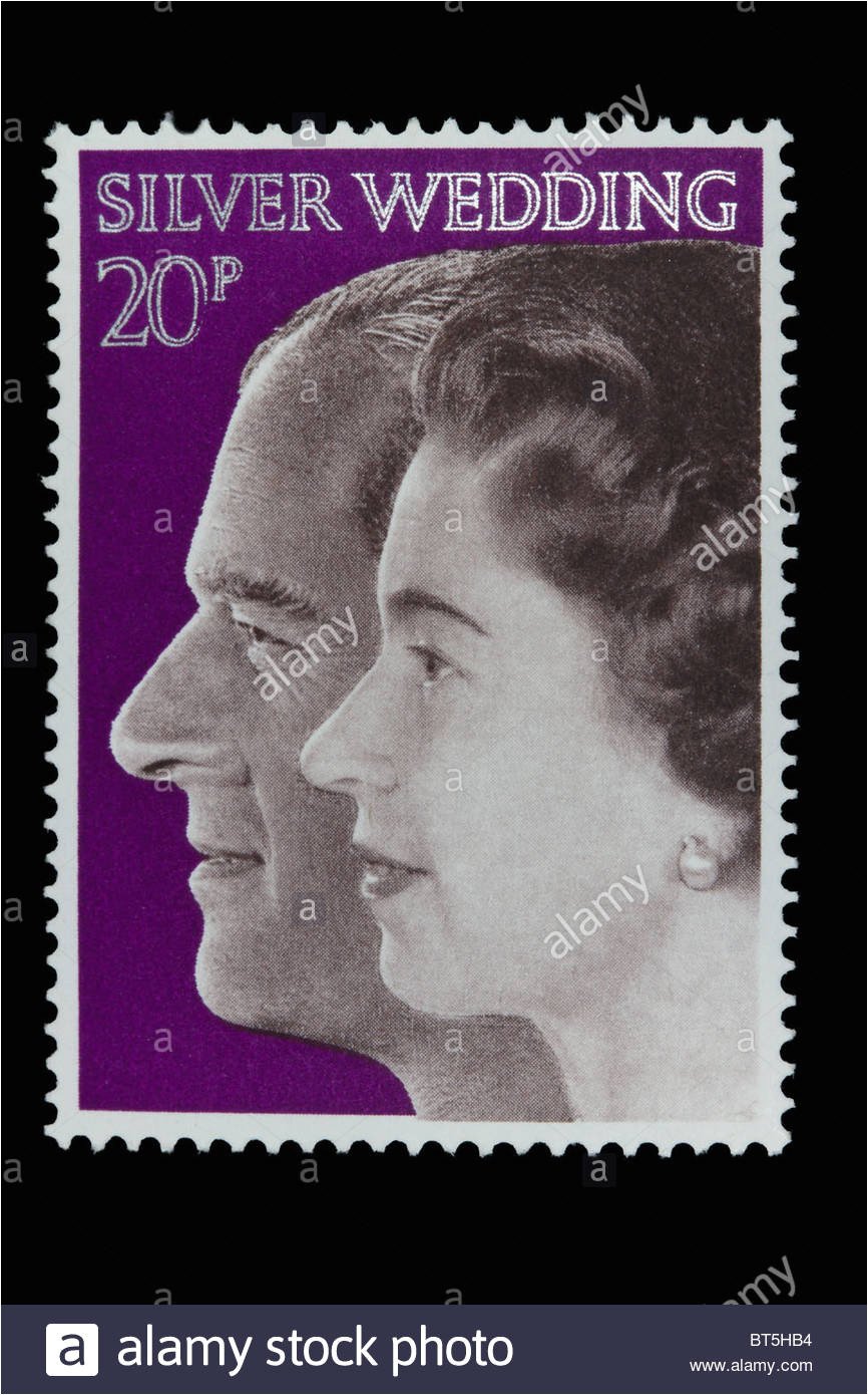 united kingdom circa 1972 eine briefmarke gedruckt in grossbritannien zeigt konigin elizabeth ii und herzog von edinburgh bt5hb4 jpg