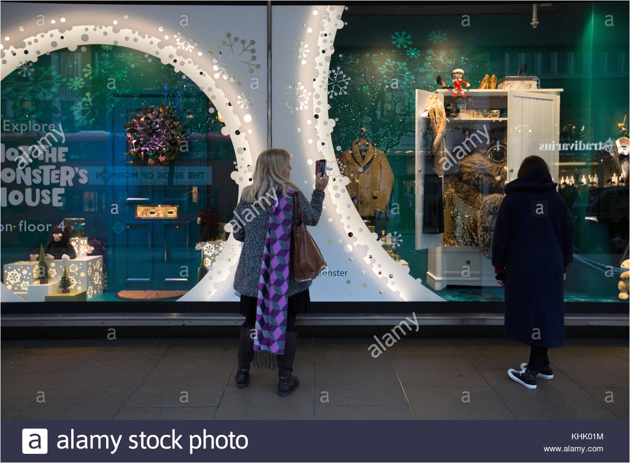 john lewis department store on oxford street 2017 festive christmas khk01m jpg